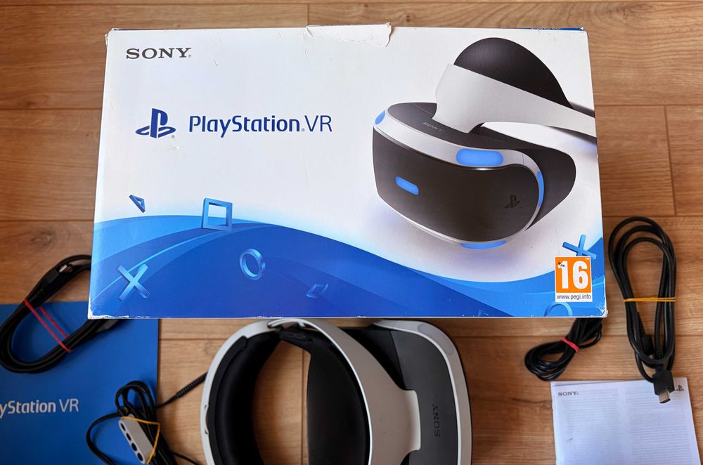 PS 4 VR комплект + камера + 2 Move контролера + игра PlayStation