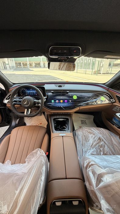 Mercedes-Benz W214, E300