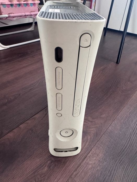 Xbox 360 само конзолата без хард диск