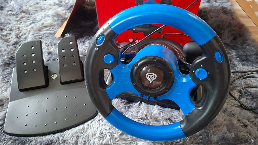 Волан и педали за игри