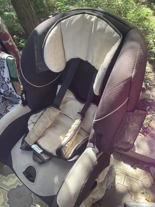 Продам авто кресло детское б/у