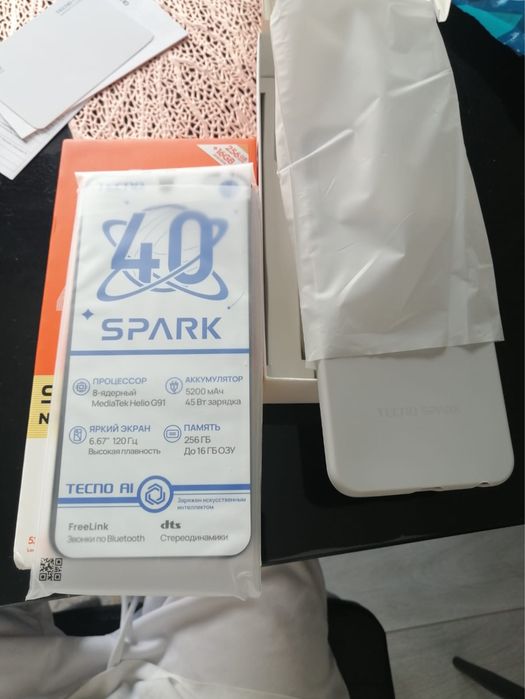 Spark 40, TECHO телефон, новый!