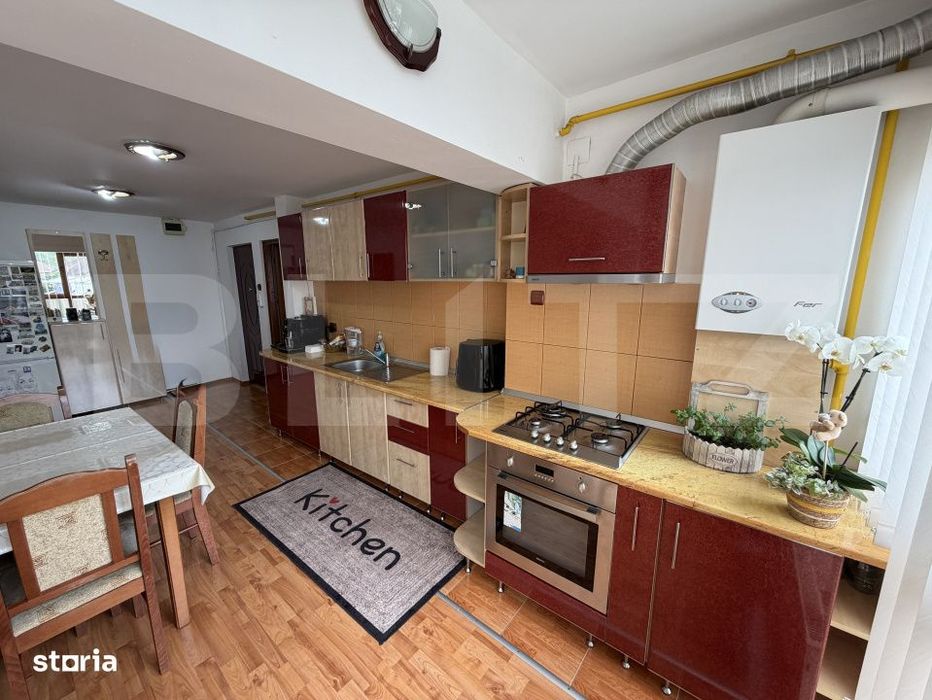 Apartament 2 camere decomandat, 52 mp, Etaj 3, zona Cetate