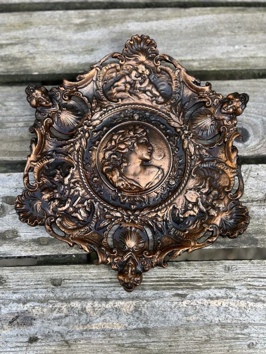 Farfurie decorativă italiană vintage din bronz