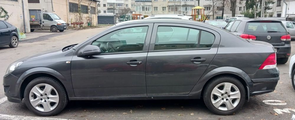 Opel Astra Opel Astra 2012, 1.6 Benzină, 115 CP, 97700 km,Climatronic,Pilot autom