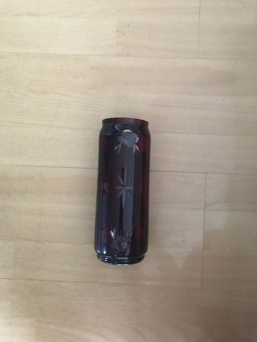 Ваза от червен кристал 20 см.