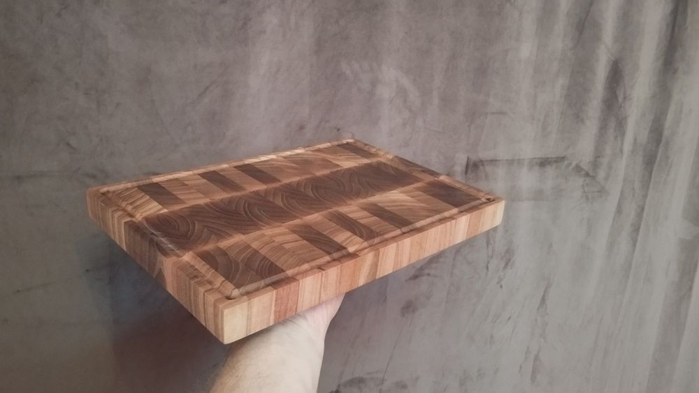 Торцевая разделочная доска из натурального дерева