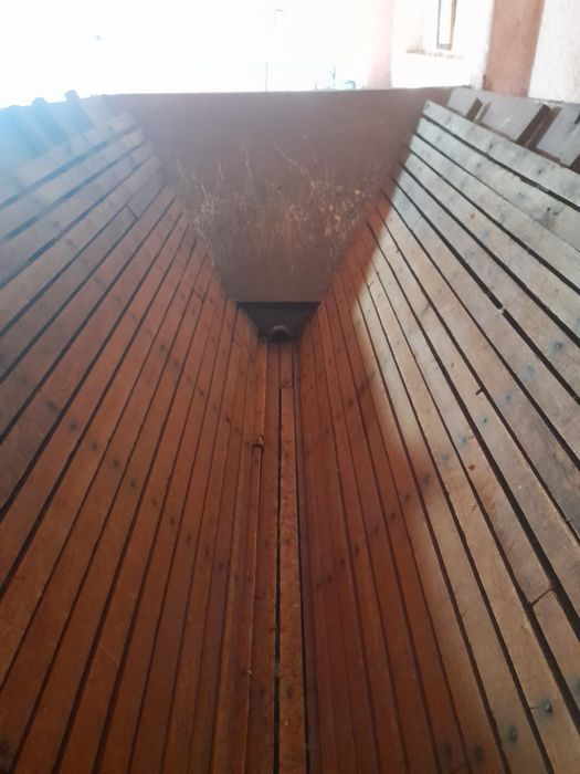 Cuva metalica, lin struguri, vinificatie