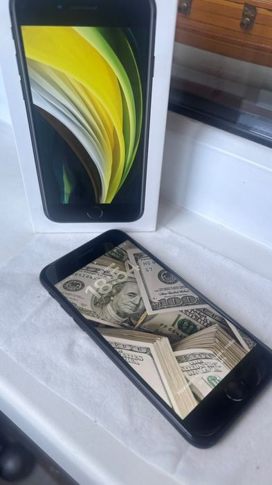 iPhone SE 2020 Отличное состояние.