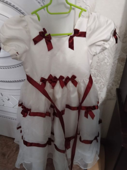 Продам платье на девычку!!!
