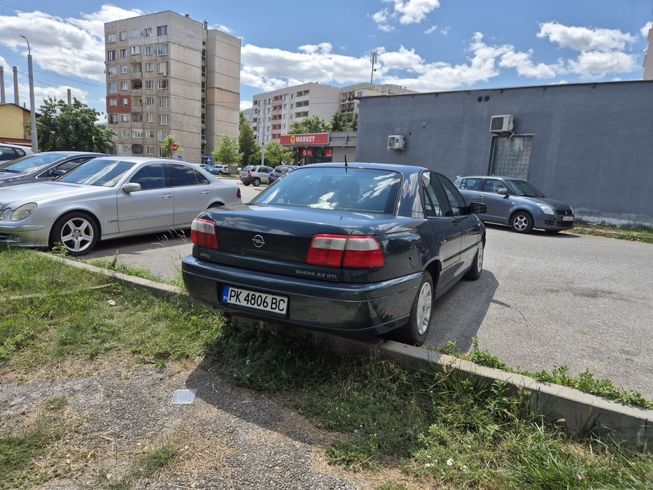 Opel Omega 2.2  Дизел
