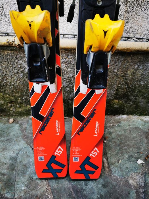Vând schiuri Atomic Redster XT 157cm ascutire ceruite