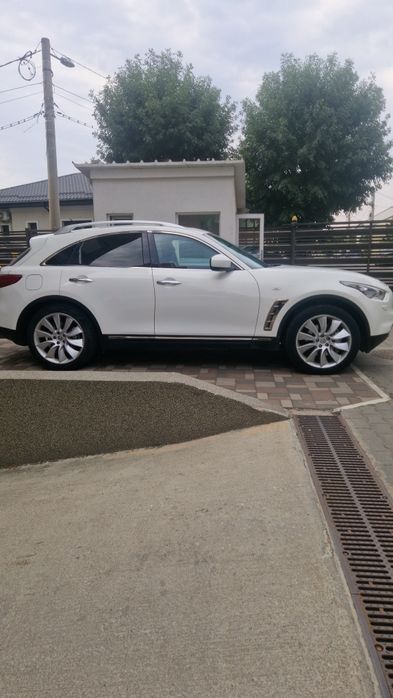 Infiniti FX30d S 2014 pret 12.000 euro negociabil