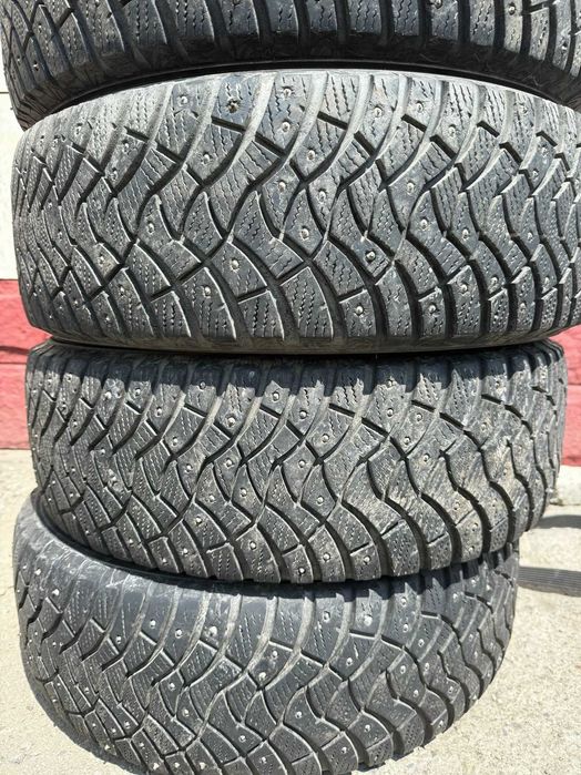 Зимние шины 195 /65 /15 Dunlop