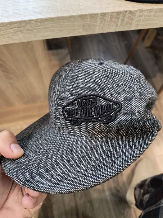 Лот шапки New Era и Vans Flexfit