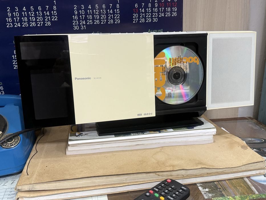 Radio  Panasonic. SC HC35