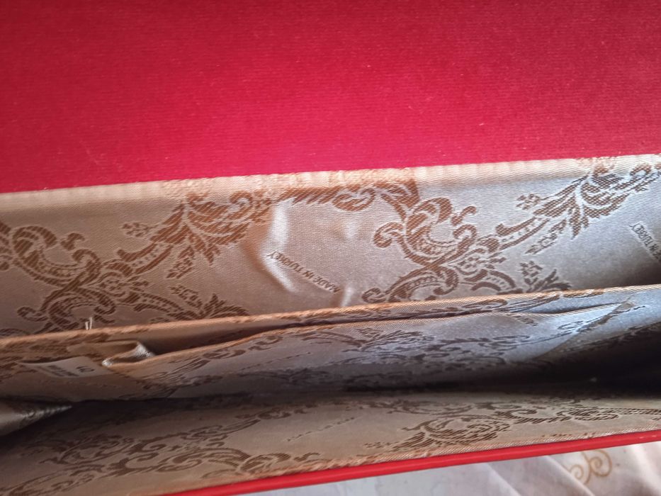 Дамска чантичка тип портмоне