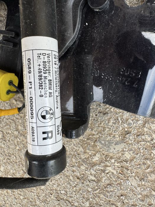 Панти за преден капак BMW F10 F11 / БМВ Ф10 Ф11 (panti kapak)