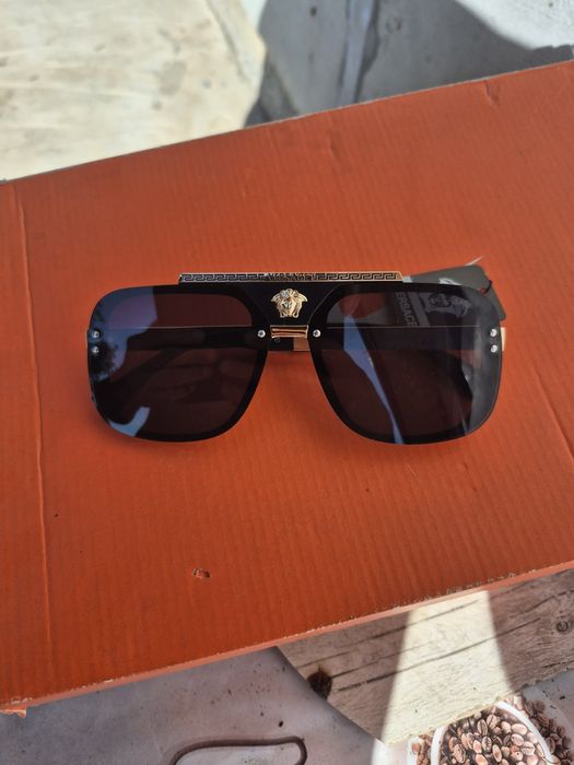 Ochelari de soare noi