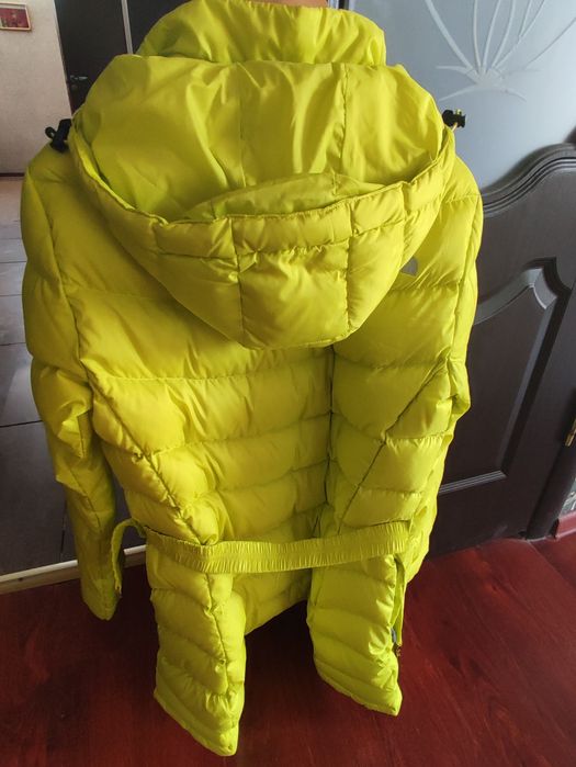 Продам куртку -пальто новое.