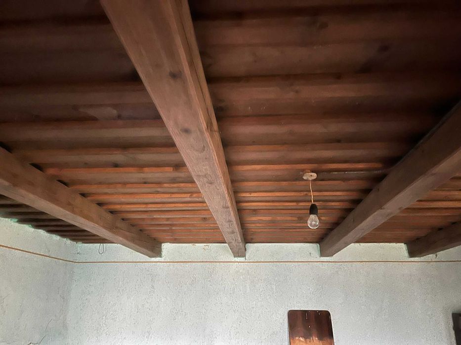 Vand casa traditionala maramuresana si sura pentru relocare