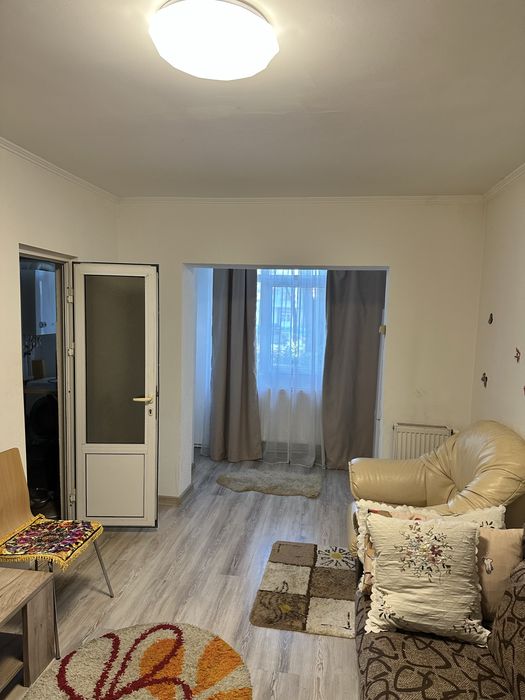 Inchiriez garsoniera