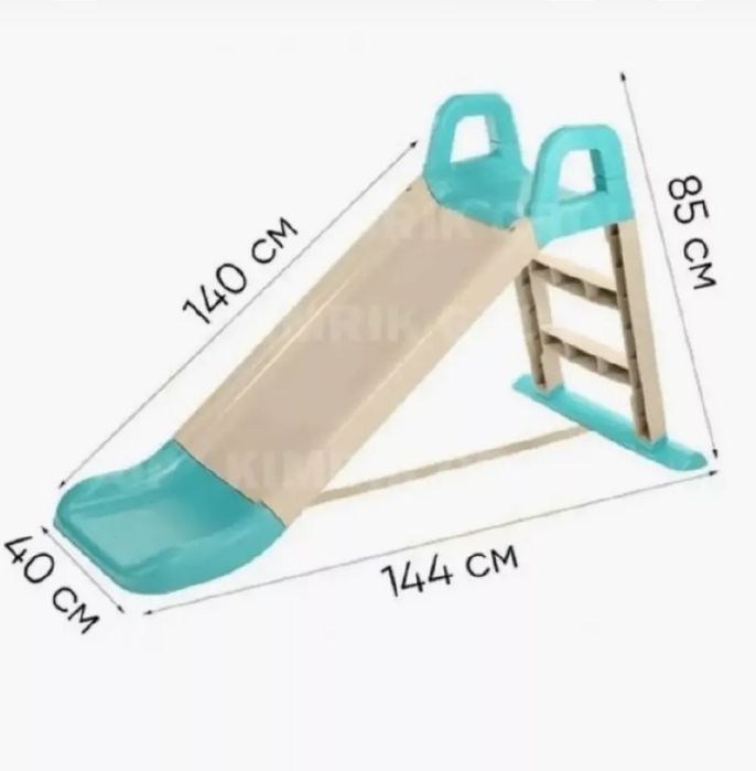 Горка с бассейном и шариками