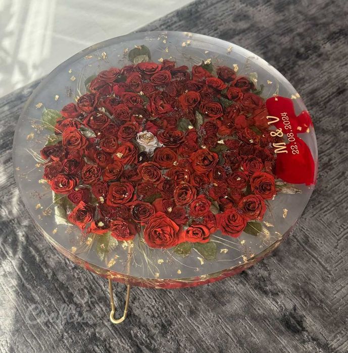 Masuta cafea din rasina epoxidica 60cm si platou rasina 35cm.