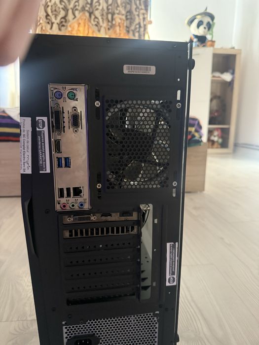 Vand calculator urgent de gaming,cu un pachet in plus!!