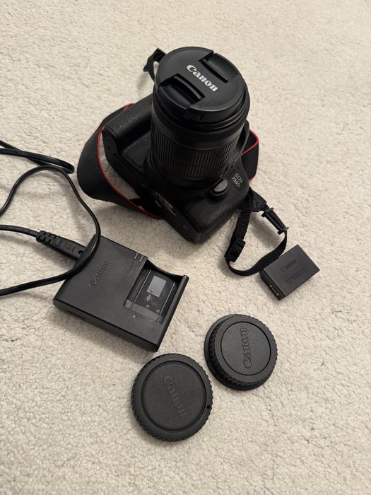 Aparat foto Canon 750D