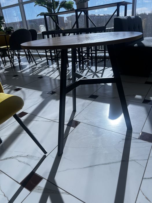 Продам столы стулья