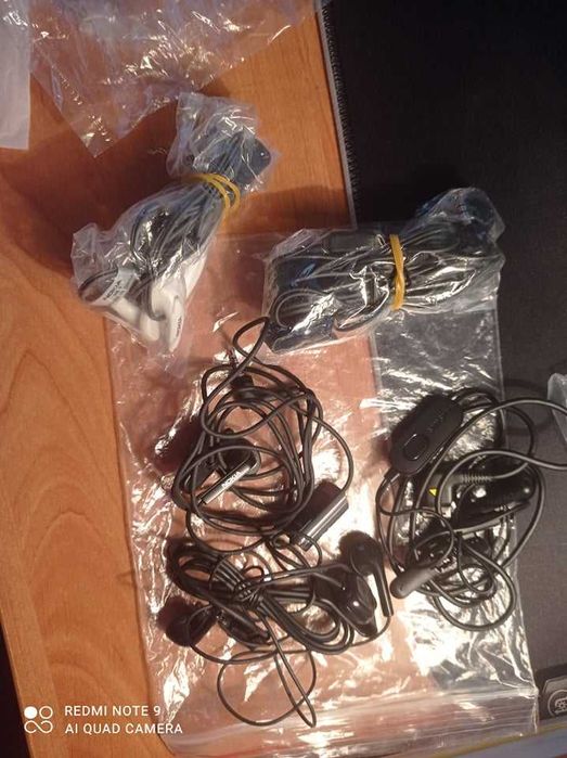 Чисто нови слушалки SAMSUNG, NOKIA, LG и други