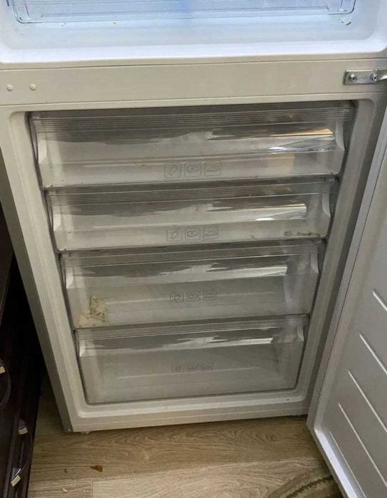 Продам холодильник samsung.