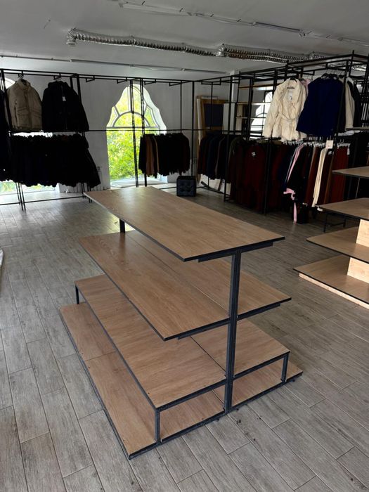 Mebel odejda v magazin