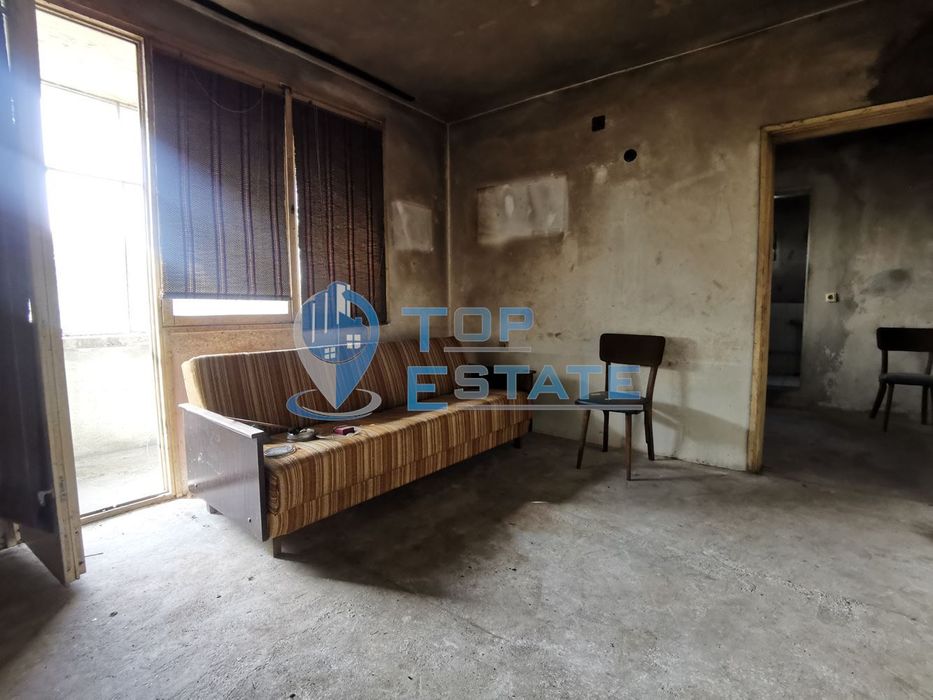 Етаж от къща със самостоятелен вход в село Първомайци