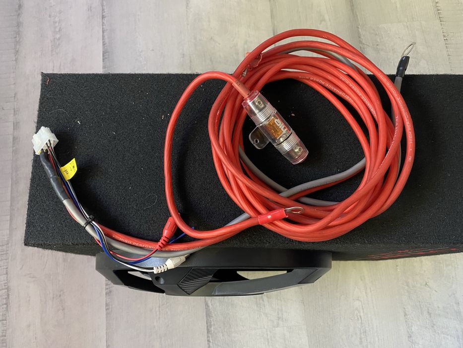 Vând subwoofer Pionner TS-WX300A