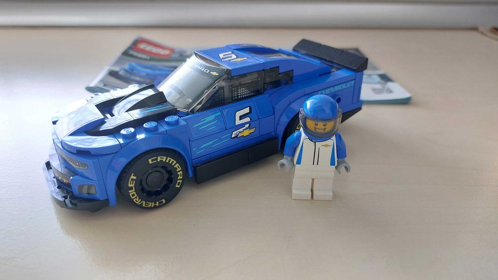 Няколко LEGO Speed Champions