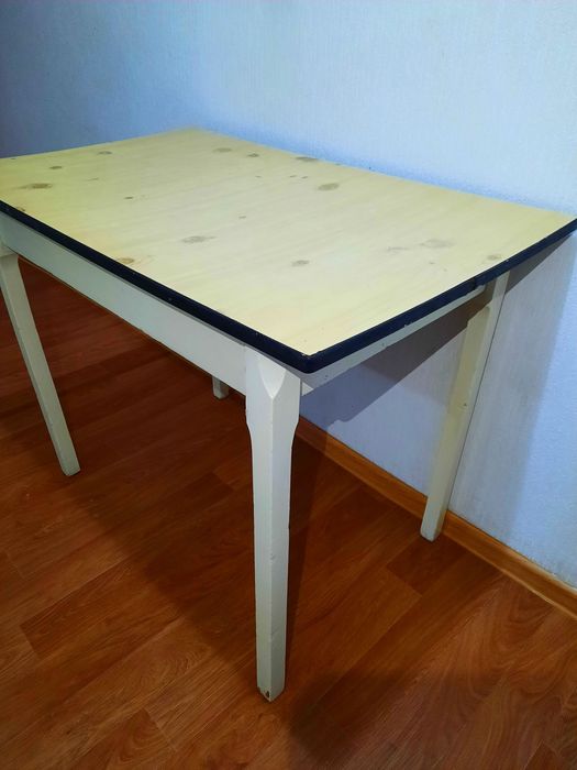 Стол кухонный 100х60 см