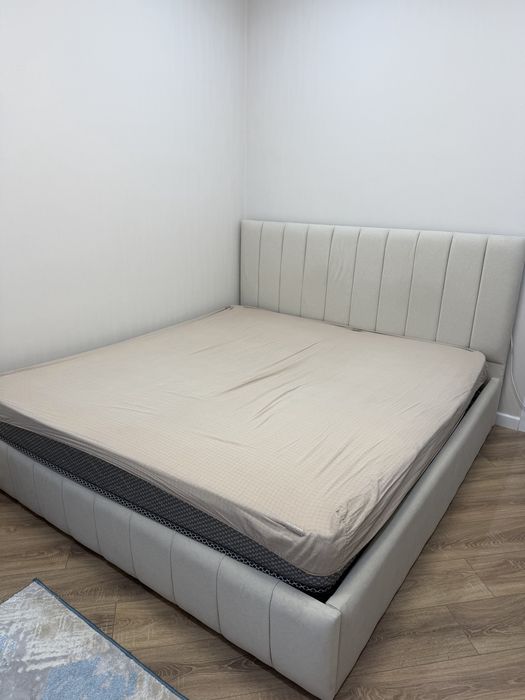 Продам 2х спальную кровать