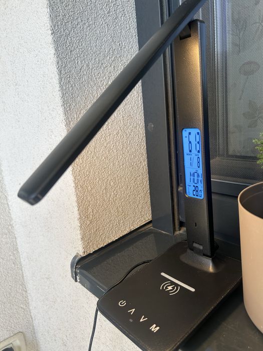 Vand lampa  de birou neutilizata !