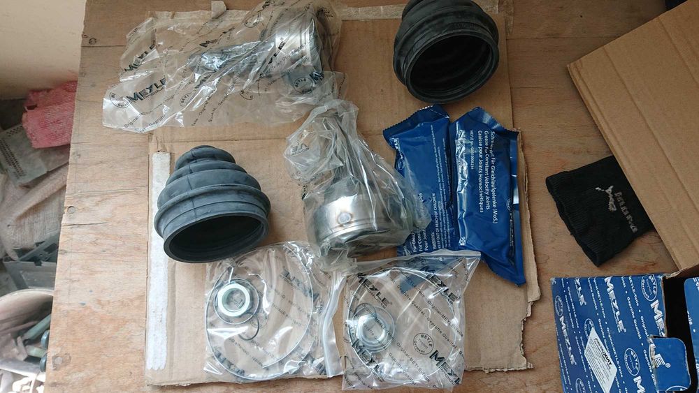 Комплект нови карета полуоски MEYLE за форд фокус МК1 до 2004год.