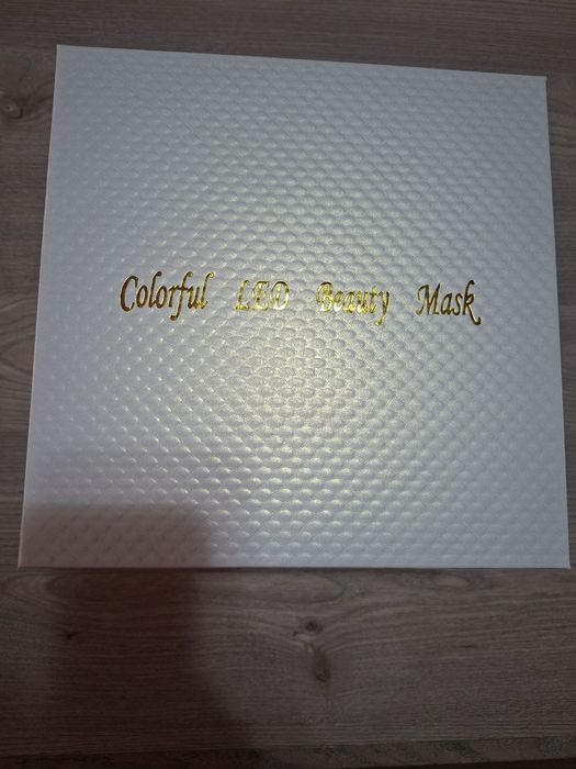 Козметична LED  маска за лице