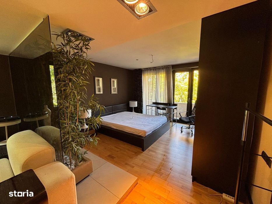 Dau in chirie apartament 3 camere Centru