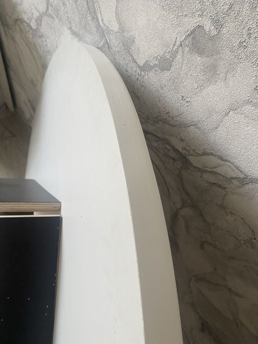 Продам стол круглый.