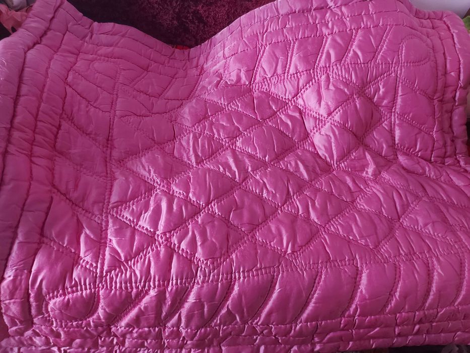 Plapuma lana (confectionez) noua , lenjerii, paturi ,perne,cuverturi