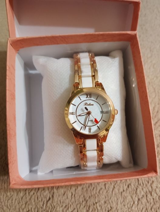 Дамски  часовник