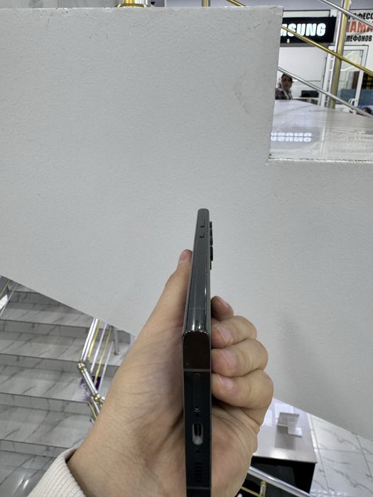 Samsung s23 ultra yangidey  orginalt karobkali registrasiya bulgan