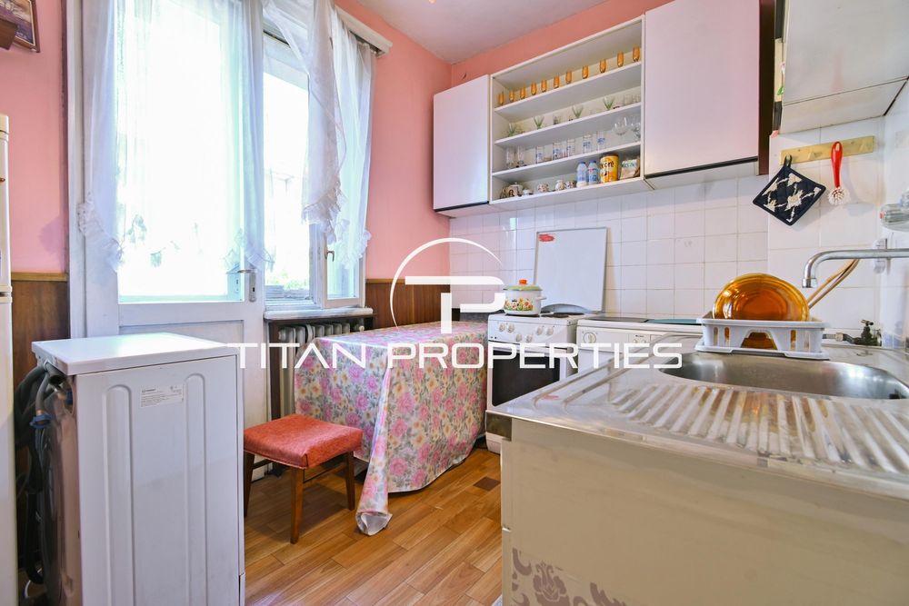 Продава се Тристаен апартамент в София, Център - 88 кв.м за 2955 €/кв.м - Снимка #4
