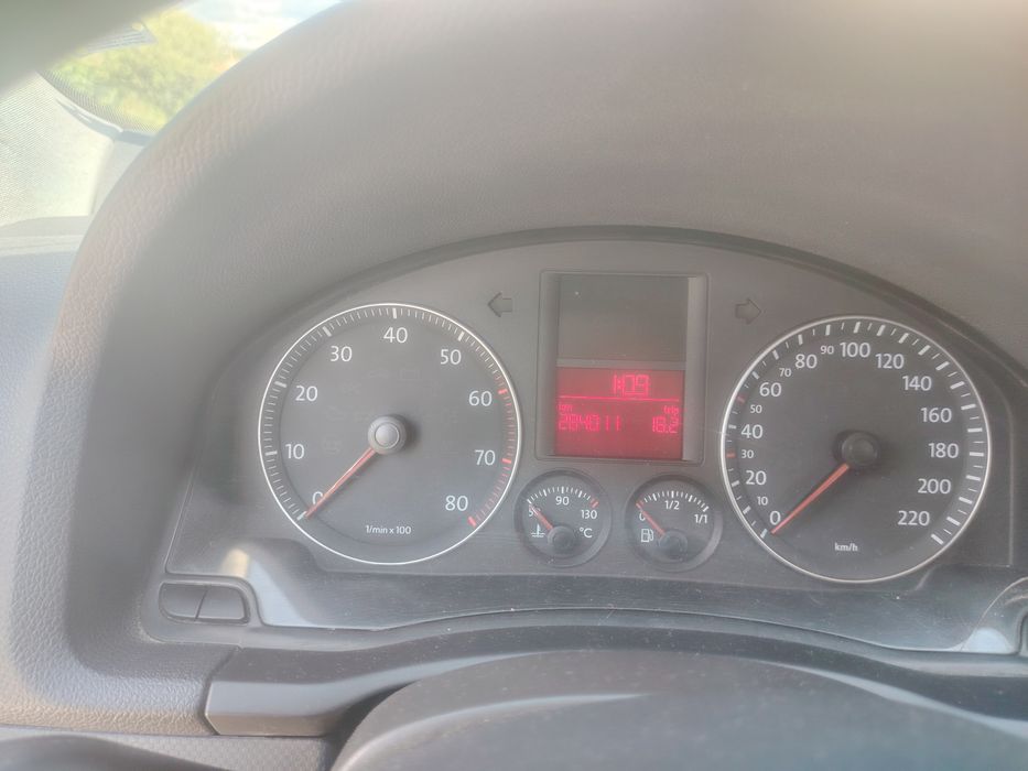 Голф 5 на части всичко налично