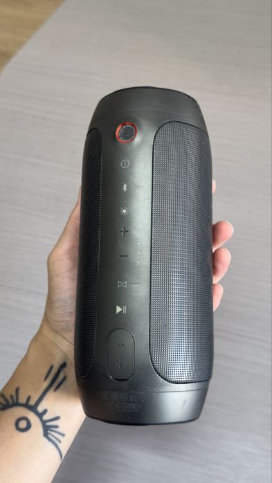 Продается колонка JBL PULSE 2
